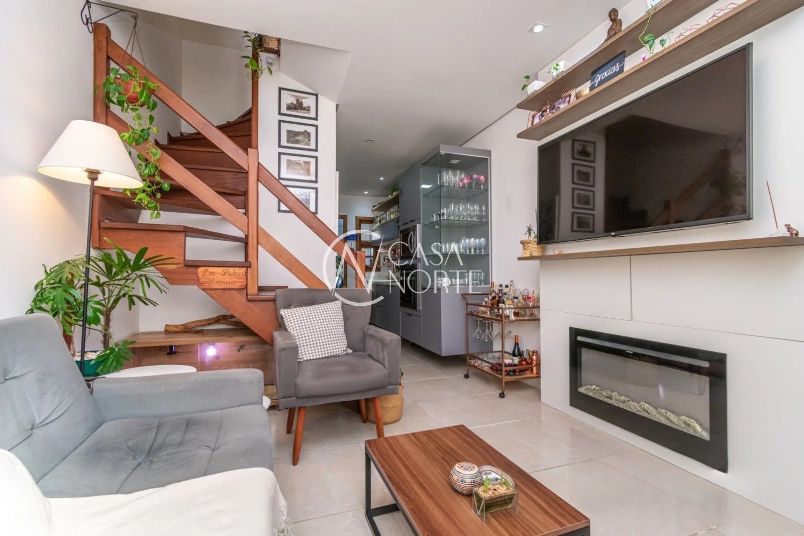 Casa à venda com 2 quartos, 63m², 1 suíte, 1 vaga, Rua Luzinete Alves Aragon no bairro Hípica em Porto Alegre