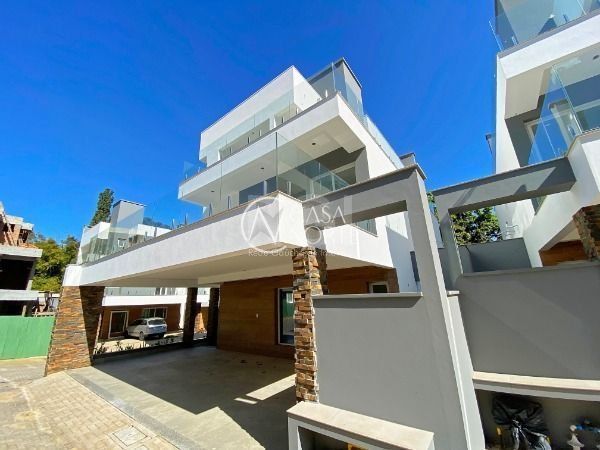 Casa de Condomínio à venda com 3 quartos, 364m², 3 suítes, 2 vagas, Avenida Coronel Marcos no bairro Pedra Redonda em Porto Alegre