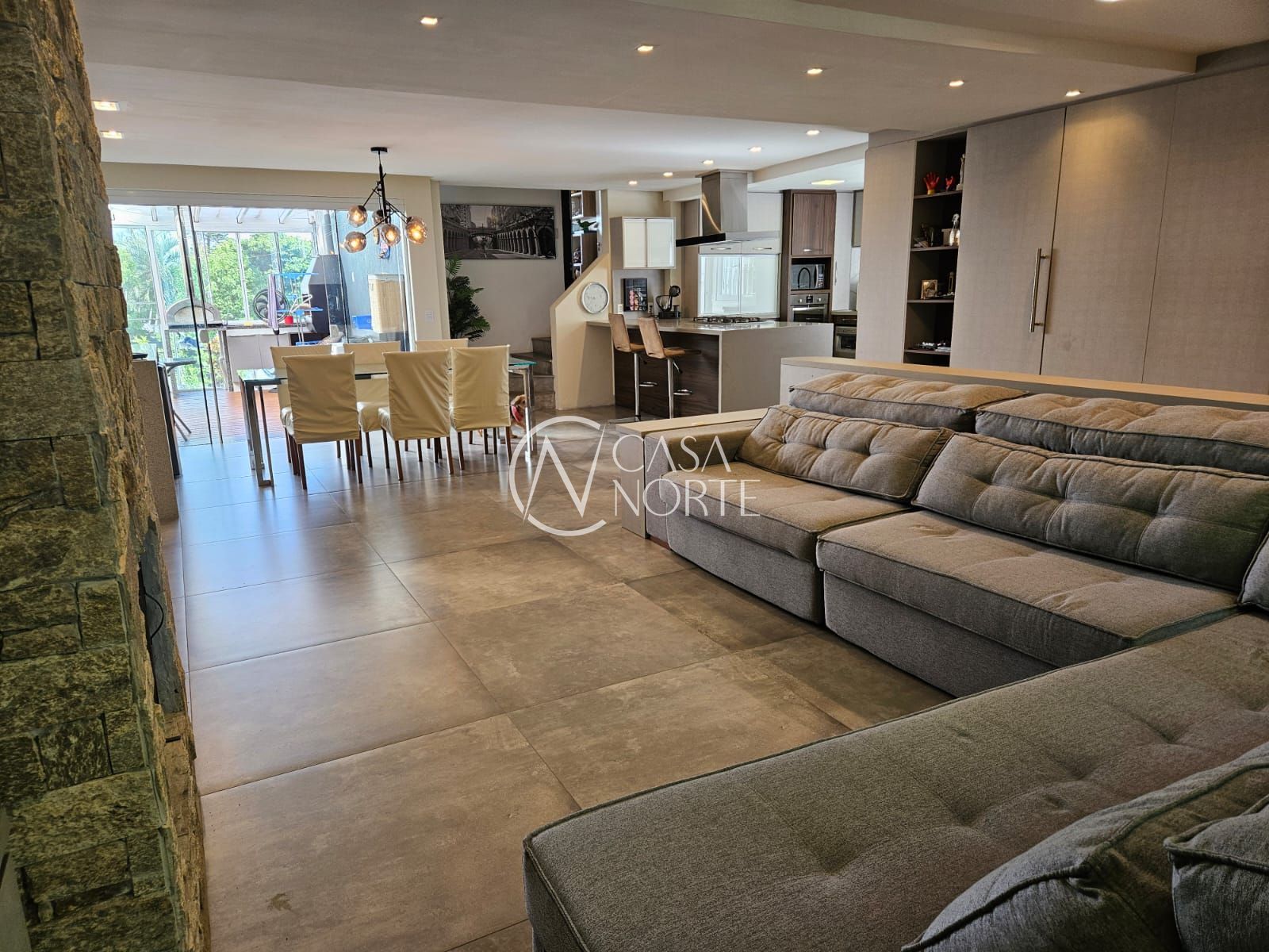 Casa de Condomínio à venda com 3 quartos, 229m², 1 suíte, 2 vagas, Rua Landel de Moura no bairro Tristeza em Porto Alegre