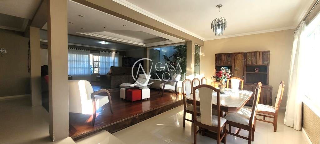 Casa à venda com 4 quartos, 351m², 1 suíte, 2 vagas, Rua Paulo Derly Strehl no bairro Espírito Santo em Porto Alegre