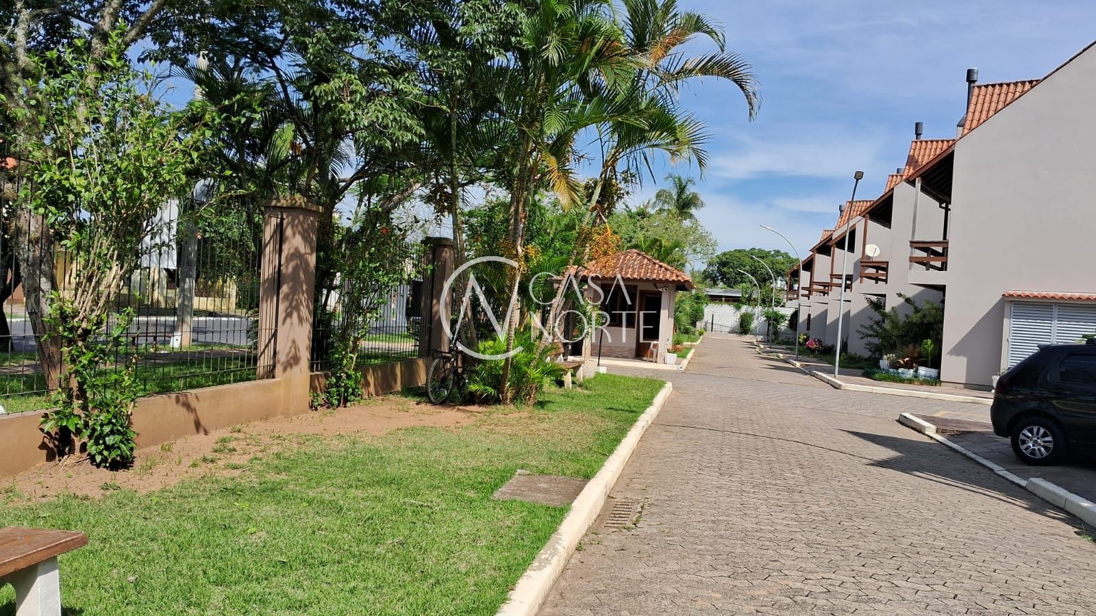 Casa de Condomínio à venda com 2 quartos, 196m², 2 vagas, Avenida Orleaes no bairro Guarujá em Porto Alegre