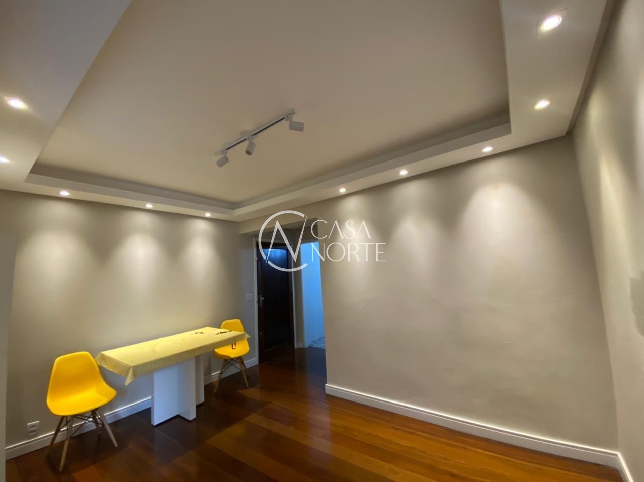 Apartamento Garden à venda com 2 quartos, 86m², Rua Duque de Caxias no bairro Centro Histórico em Porto Alegre