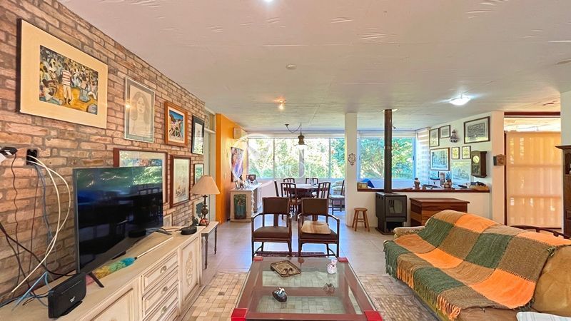 Casa de Condomínio à venda com 3 quartos, 348m², 1 suíte, 3 vagas, Avenida Edgar Pires de Castro no bairro Hípica em Porto Alegre