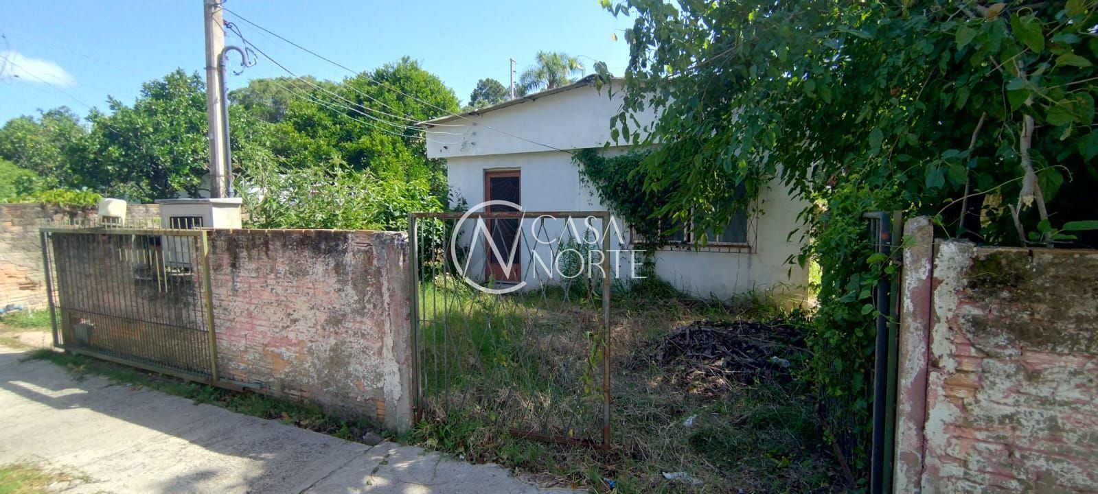 Casa à venda com 4 quartos, 150m², 3 vagas, Rua Sérgio Martini da Silva no bairro Belém Novo em Porto Alegre