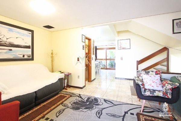 Casa de Condomínio à venda com 3 quartos, 258m², 1 suíte, 2 vagas, Doutor David de Azevedo Gusmao no bairro Jardim Isabel em Porto Alegre