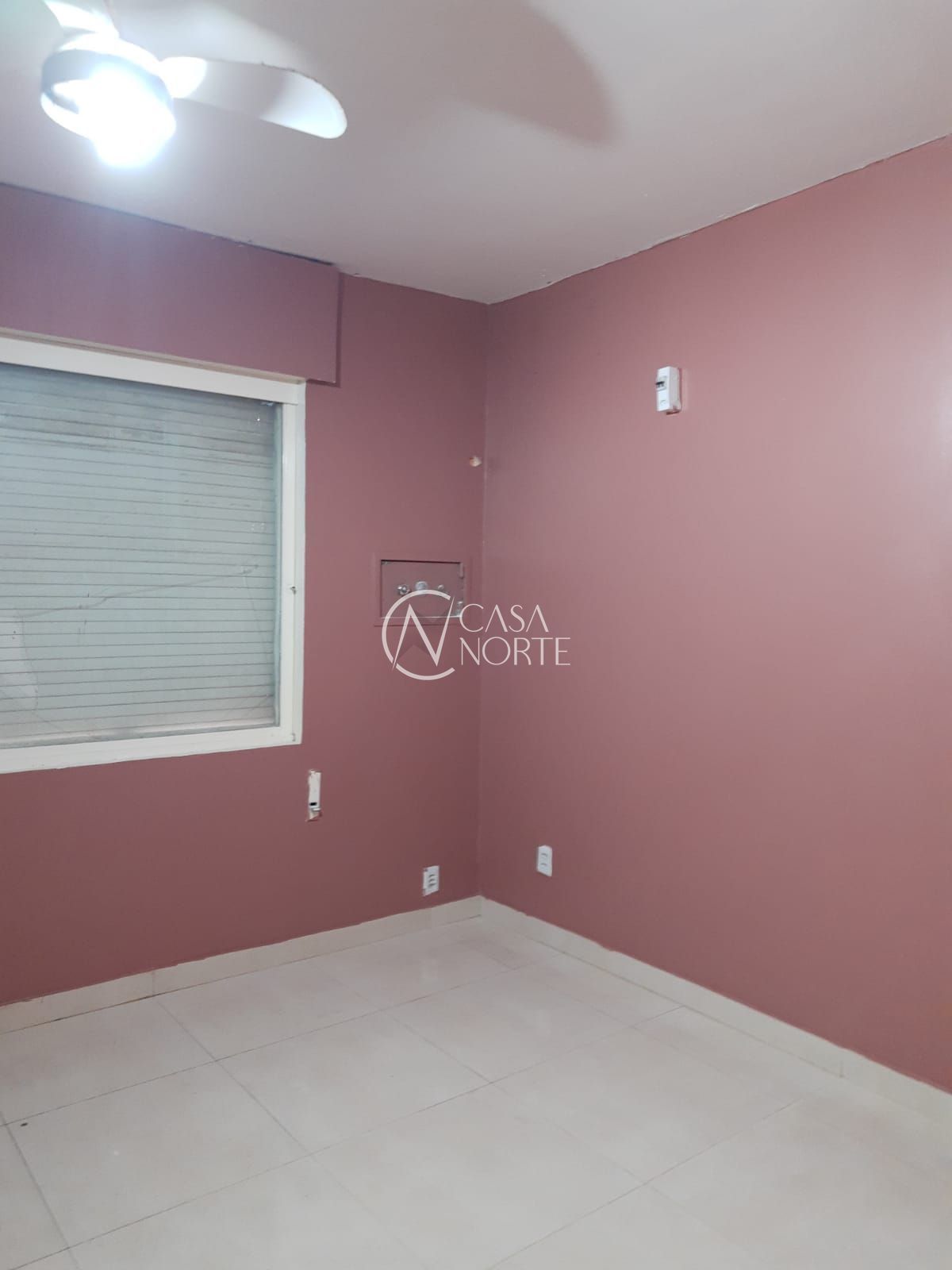 Casa à venda com 3 quartos, 200m², 2 vagas, Rua Barão do Guaíba no bairro Menino Deus em Porto Alegre