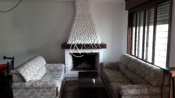 Casa à venda com 3 quartos, 200m², 1 suíte, 4 vagas, Rua Doutor Francisco da Cunha Correa no bairro Ipanema em Porto Alegre