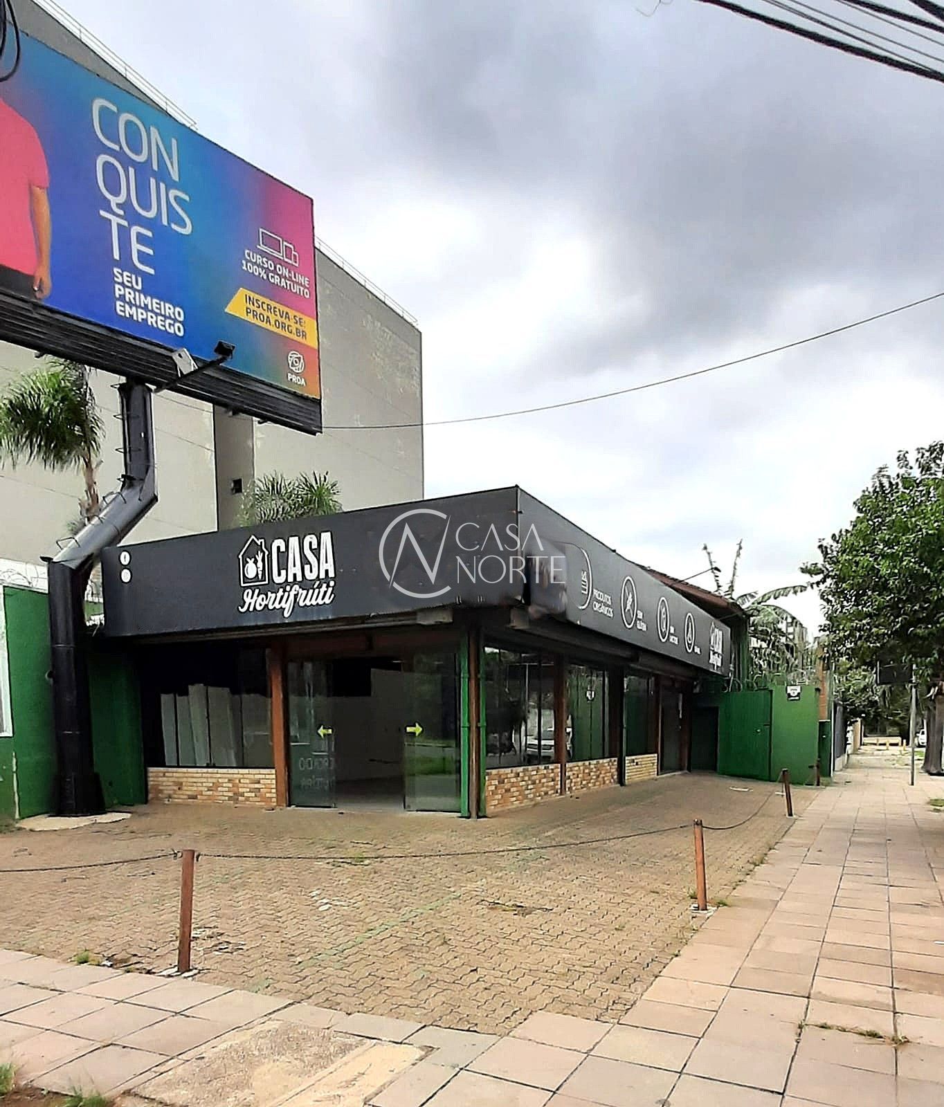 Ponto Comercial à venda com 3 quartos, 150m², 10 vagas, Rua Barão de Cerro Largo no bairro Menino Deus em Porto Alegre