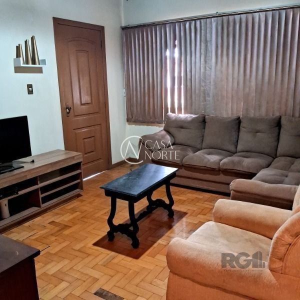Casa à venda com 3 quartos, 100m², 4 vagas, Avenida José Correa da Silva no bairro Cavalhada em Porto Alegre