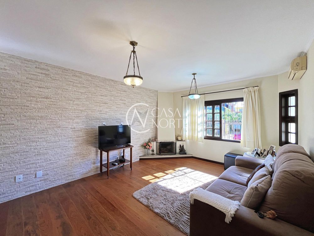 Sobrado à venda com 3 quartos, 137m², 1 suíte, 3 vagas, Rua Kyve T. Knijnik no bairro Espírito Santo em Porto Alegre