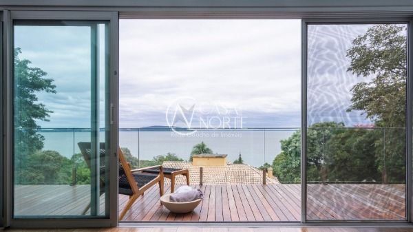 Casa à venda com 4 quartos, 463m², 4 suítes, 4 vagas, Rua Professor Emilio Meyer no bairro Vila Conceição em Porto Alegre