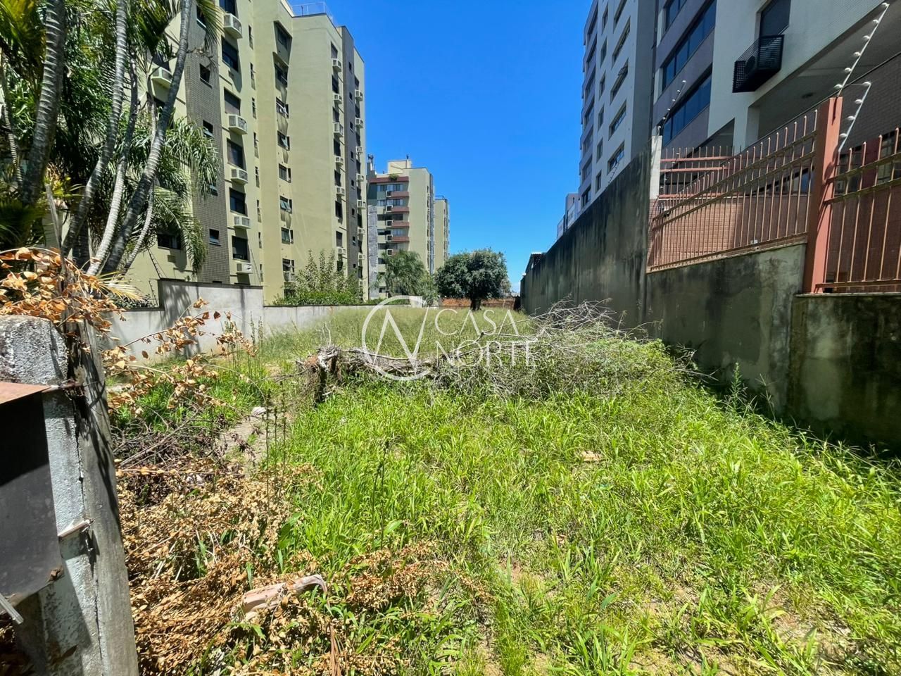 Terreno à venda  com 660m², Travessa Nova Trento no bairro Tristeza em Porto Alegre