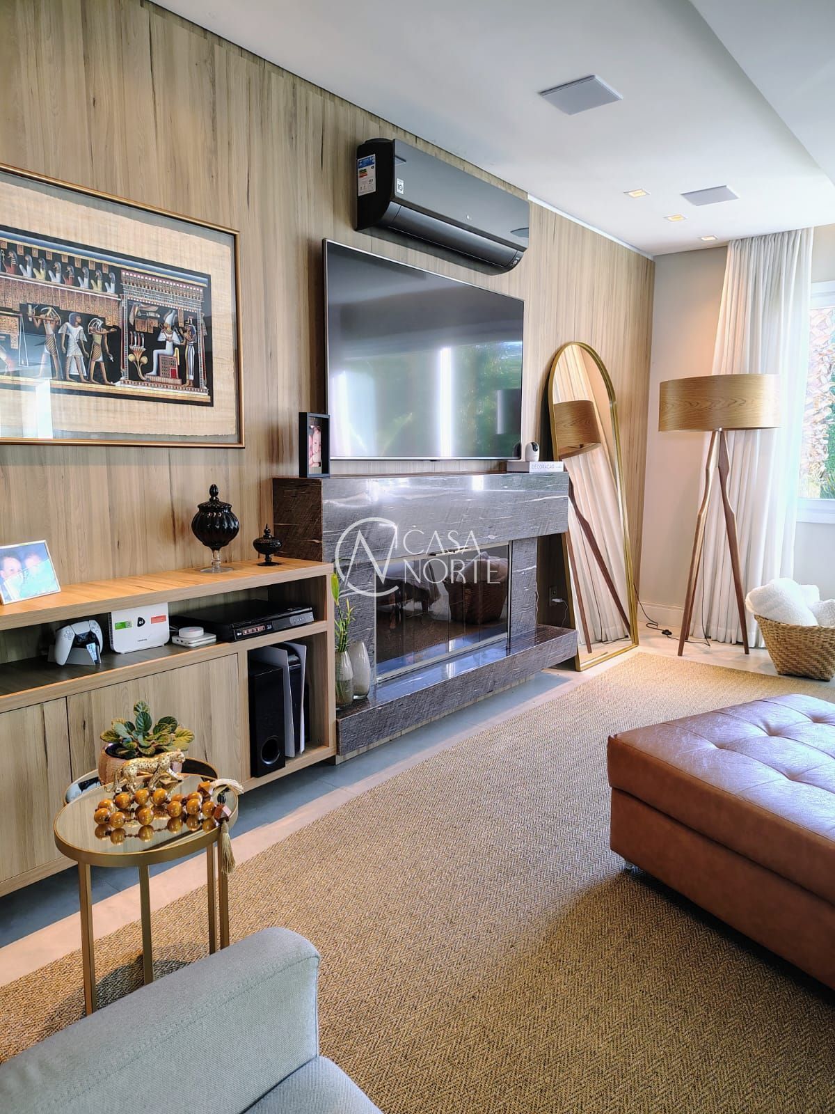 Casa de Condomínio à venda com 3 quartos, 270m², 3 suítes, 4 vagas, Rua Ivo Walter Kern no bairro Hípica em Porto Alegre