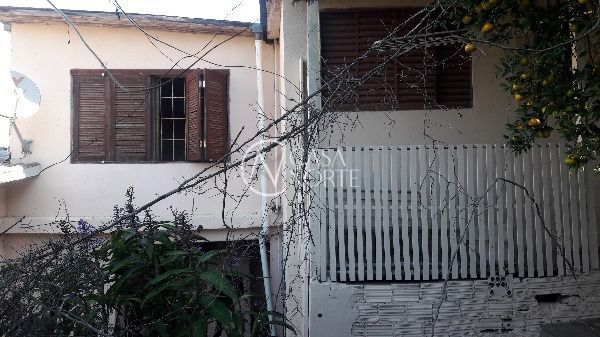 Casa à venda com 2 quartos, 230m², 3 vagas, Rua Dona Otilia no bairro Santa Tereza em Porto Alegre