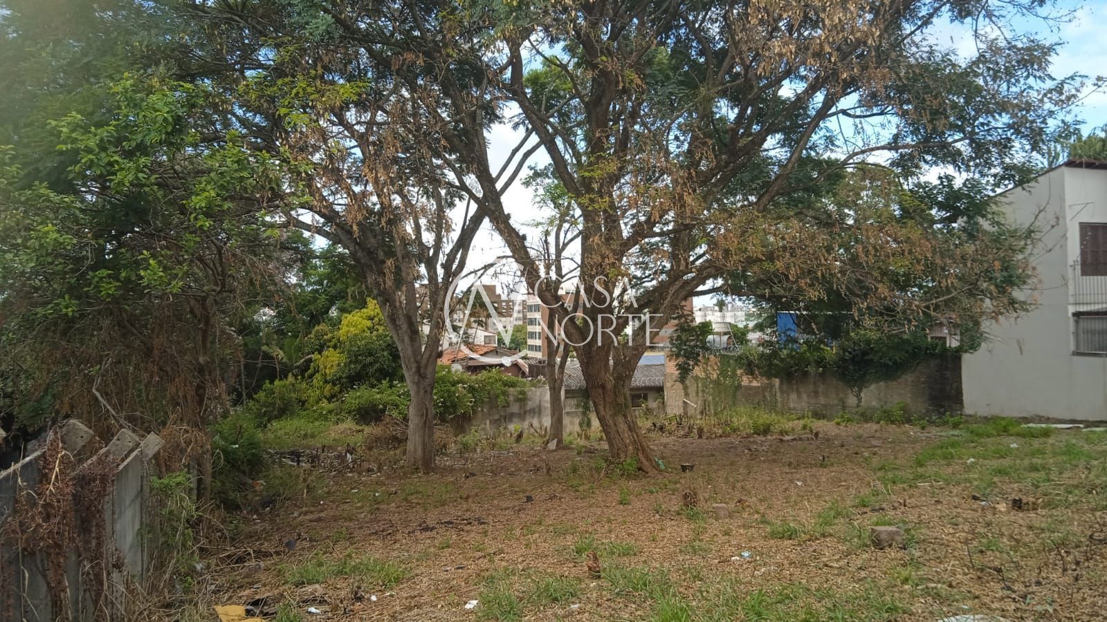 Terreno à venda  com 154m², Rua Comandai no bairro Cristal em Porto Alegre