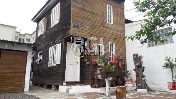 Sobrado à venda com 4 quartos, 280m², 4 vagas, Rua da Prudencia no bairro Cavalhada em Porto Alegre