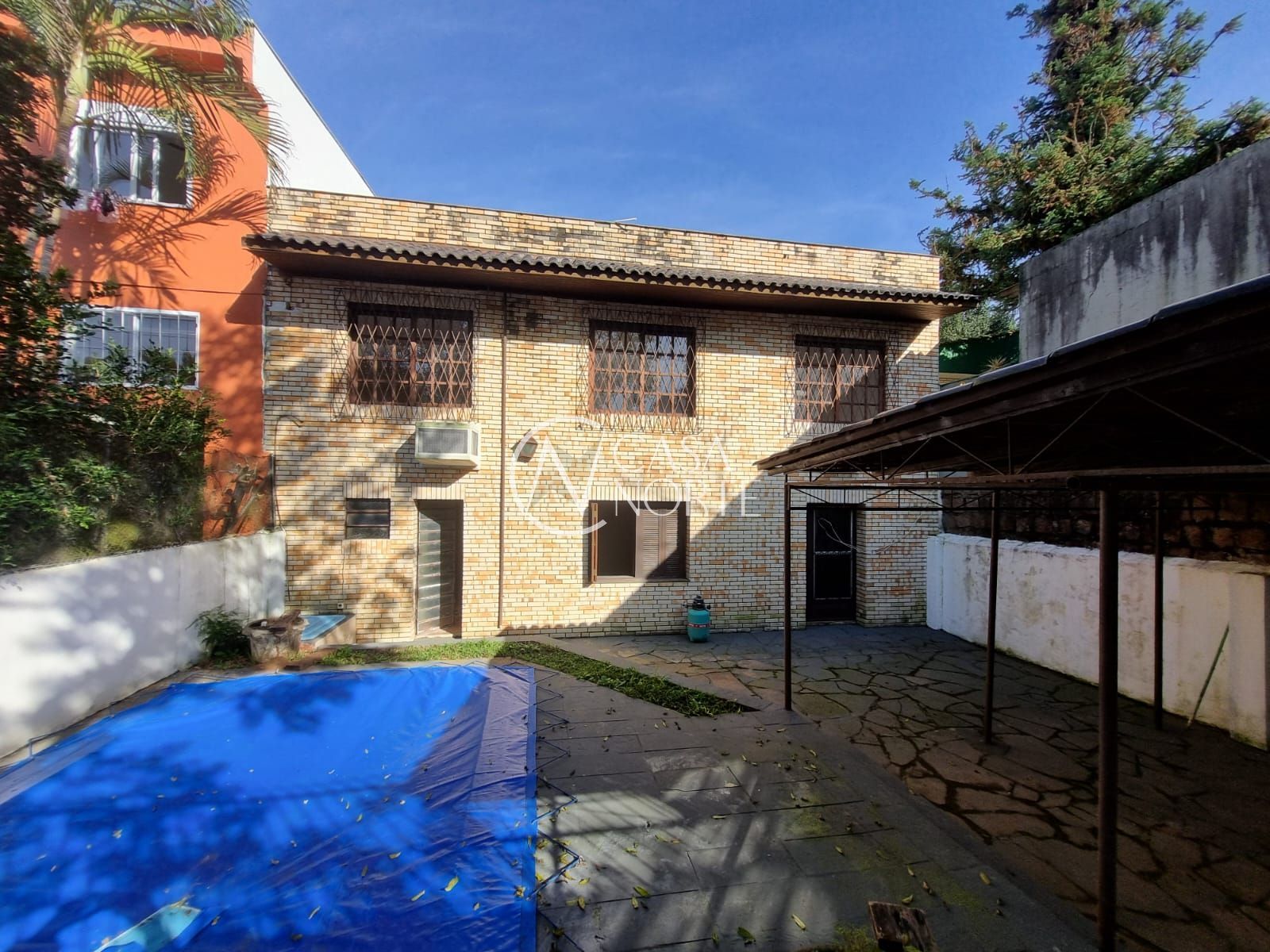 Casa à venda com 3 quartos, 230m², 1 suíte, 3 vagas, Rua Victor Silva no bairro Camaquã em Porto Alegre