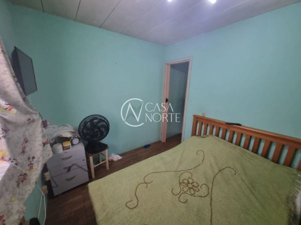 Casa de Condomínio à venda com 2 quartos, 47m², 1 vaga, Rua Atílio Supertti no bairro Vila Nova em Porto Alegre