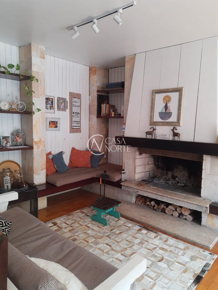 Casa à venda com 4 quartos, 320m², 1 suíte, 3 vagas, Rua Cariri no bairro Vila Assunção em Porto Alegre