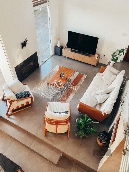 Casa à venda com 3 quartos, 300m², 1 suíte, 2 vagas, Rua Tenente-Coronel Mário Doernte no bairro Ipanema em Porto Alegre