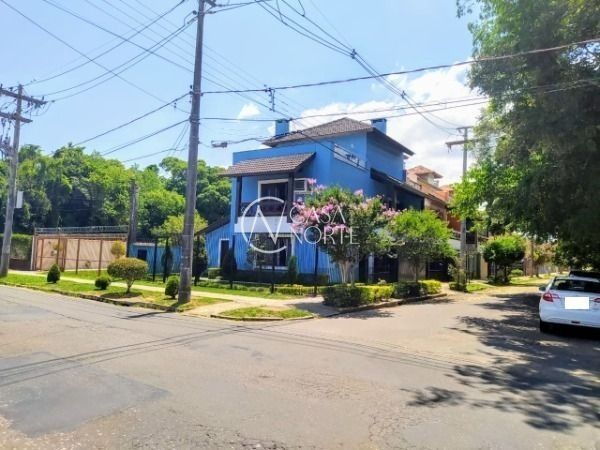 Casa à venda com 3 quartos, 248m², 1 suíte, 2 vagas, Avenida Guaiba no bairro Ipanema em Porto Alegre