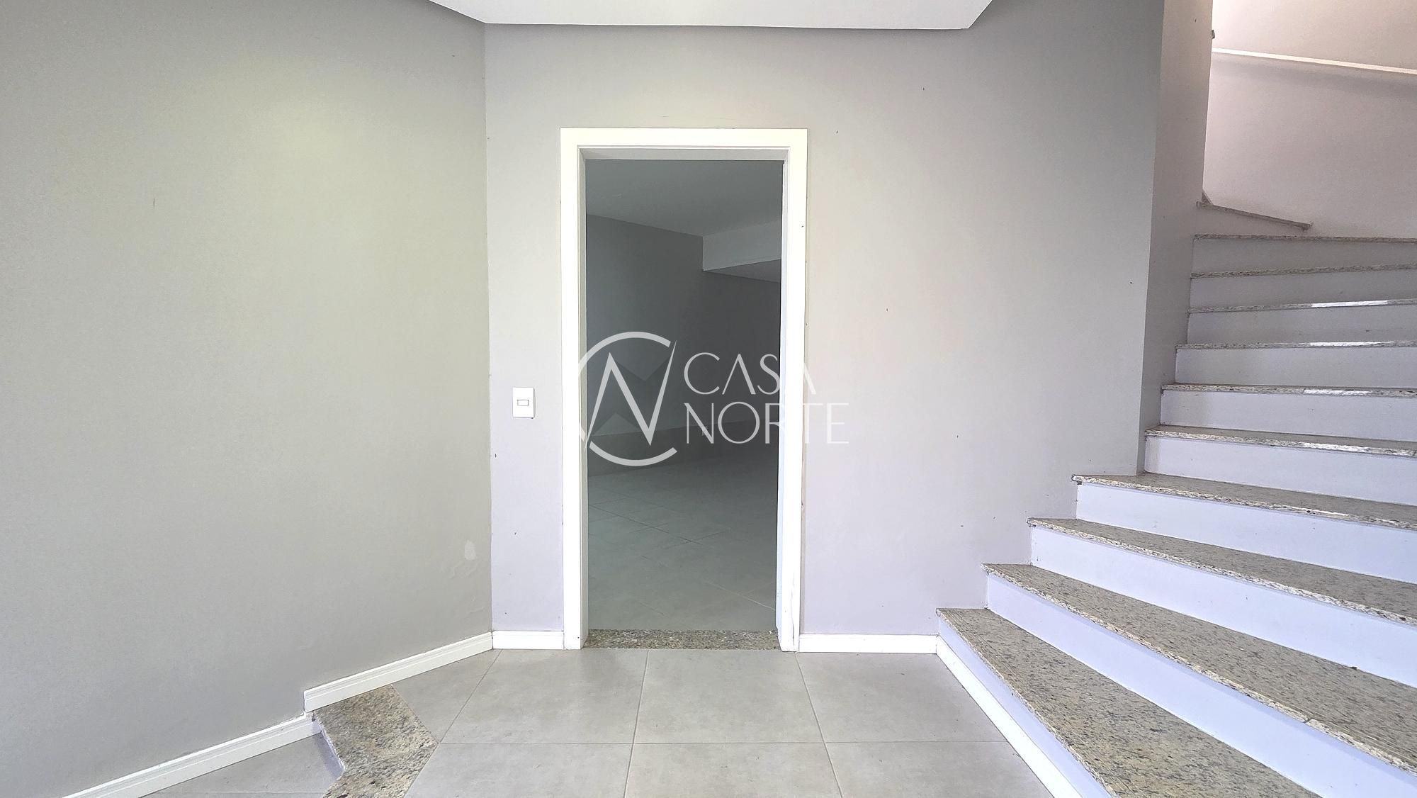 Casa de Condomínio à venda com 4 quartos, 252m², 1 suíte, 2 vagas, Avenida Guaíba no bairro Vila Assunção em Porto Alegre