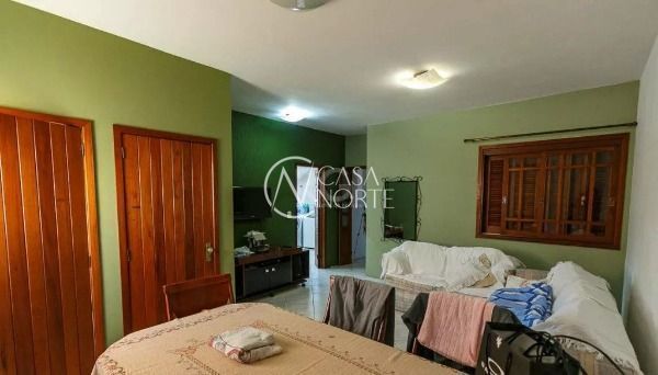 Casa à venda com 5 quartos, 233m², 1 suíte, 3 vagas, Rua Doutor Egydio Michaelsen no bairro Cavalhada em Porto Alegre