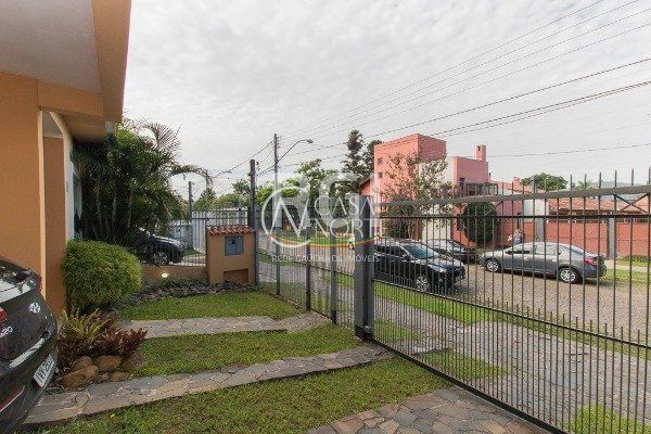 Casa à venda com 3 quartos, 187m², 1 suíte, 2 vagas, Rua Rincao no bairro Ipanema em Porto Alegre