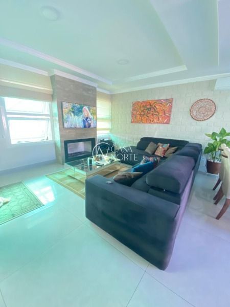 Casa à venda com 3 quartos, 137m², 1 suíte, 2 vagas, Rua Jean Vardaramatos no bairro Hípica em Porto Alegre