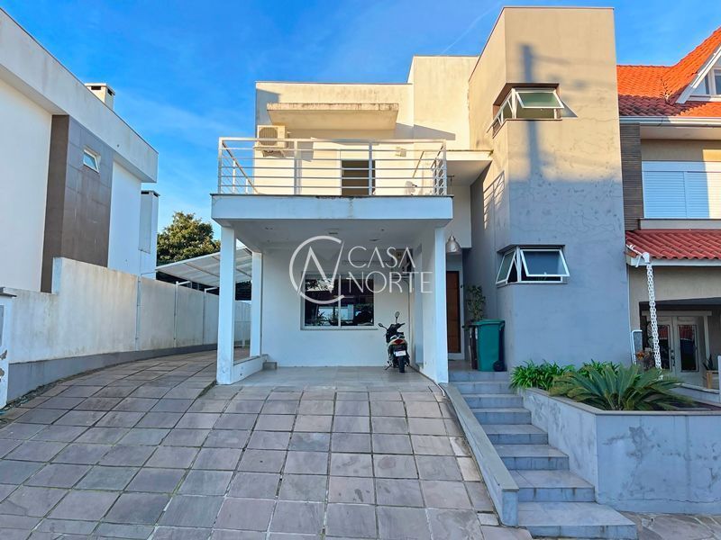 Casa de Condomínio à venda com 3 quartos, 300m², 1 suíte, 3 vagas, Avenida Edgar Pires de Castro no bairro Hípica em Porto Alegre