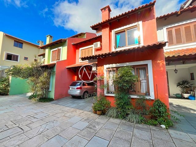 Casa de Condomínio à venda com 4 quartos, 177m², 1 suíte, 2 vagas, Rua Conselheiro Xavier da Costa no bairro Ipanema em Porto Alegre