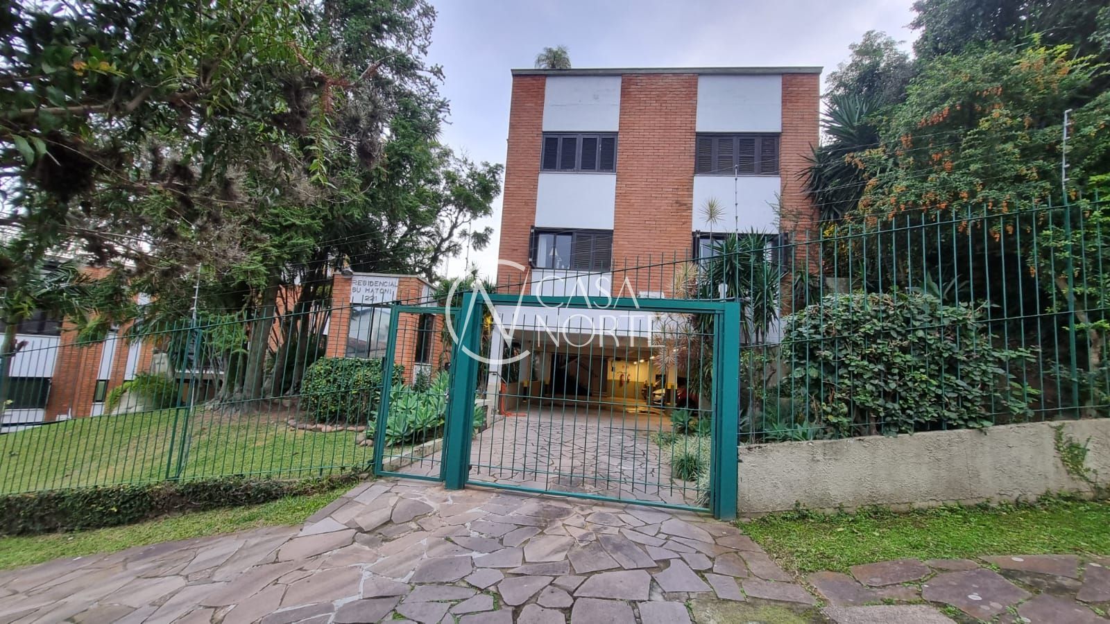 Apartamento à venda com 3 quartos, 132m², 1 suíte, 1 vaga, Avenida Icaraí no bairro Cristal em Porto Alegre