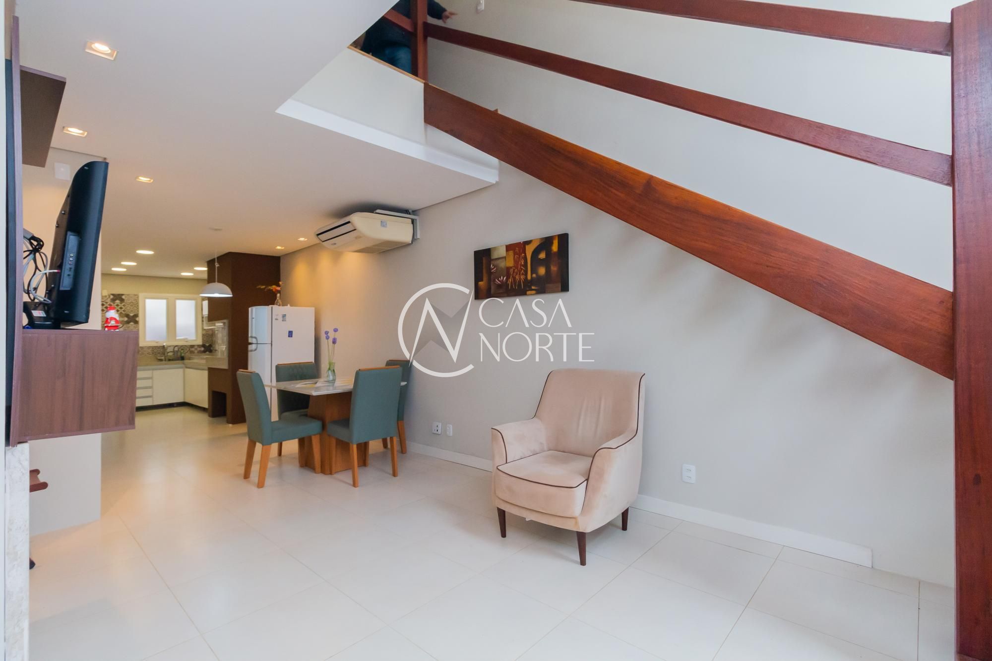 Casa à venda com 4 quartos, 155m², 1 suíte, 2 vagas, Rua Guatambu no bairro Hípica em Porto Alegre