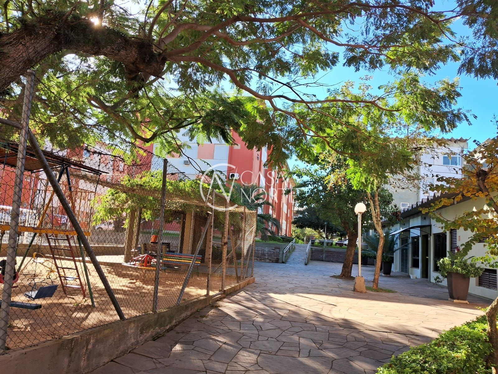 Apartamento à venda com 2 quartos, 52m², 1 vaga, Rua Jóia no bairro Vila Nova em Porto Alegre