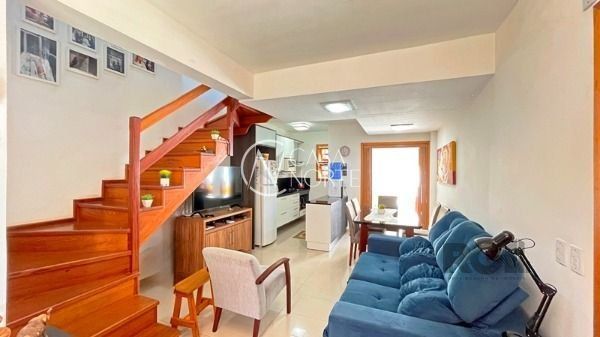 Casa de Condomínio à venda com 3 quartos, 131m², 1 suíte, 2 vagas, Travessa Landel de Moura no bairro Tristeza em Porto Alegre