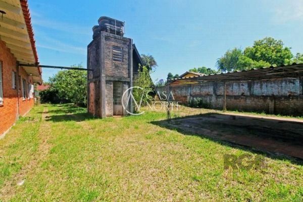 Casa à venda com 6 quartos, 430m², 2 suítes, 4 vagas, Rua Comendador Castro no bairro Ipanema em Porto Alegre