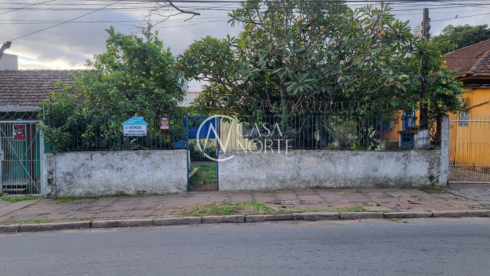 Casa à venda com 2 quartos, 60m², 2 vagas, Rua Saldanha da Gama no bairro Vila São José em Porto Alegre