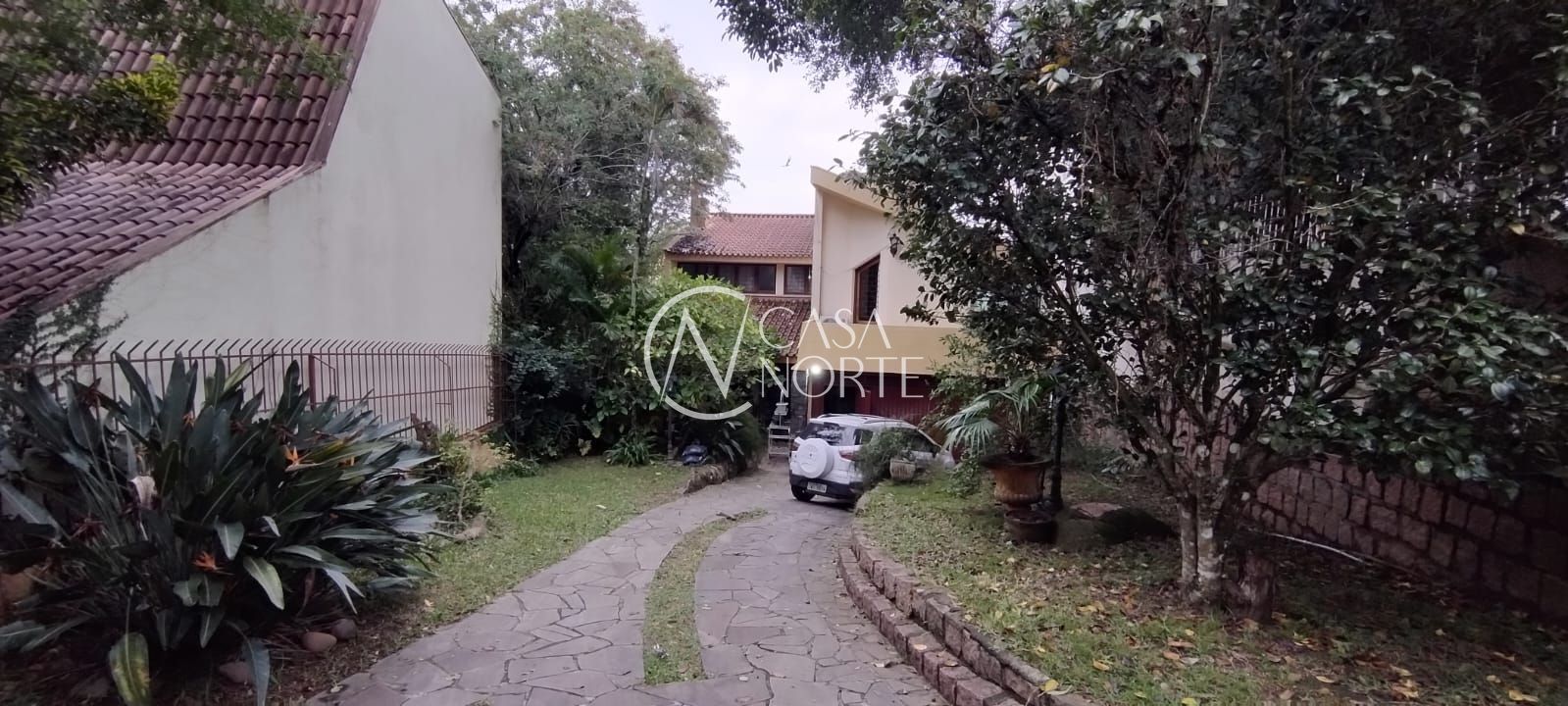 Casa à venda com 5 quartos, 305m², 2 suítes, 2 vagas, Rua Coronel Gomes de Carvalho no bairro Sétimo Céu em Porto Alegre