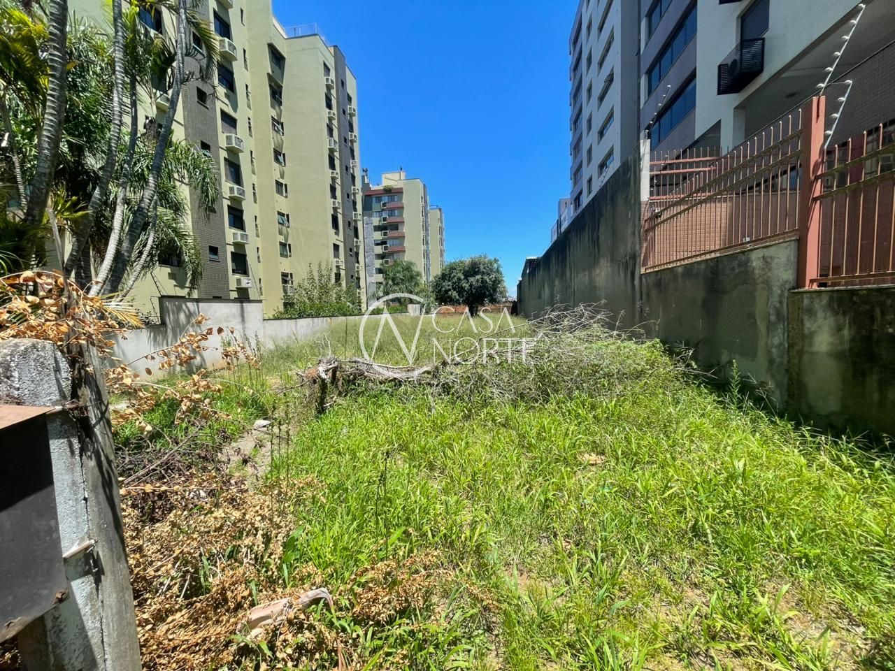 Terreno à venda  com 660m², Travessa Nova Trento no bairro Tristeza em Porto Alegre