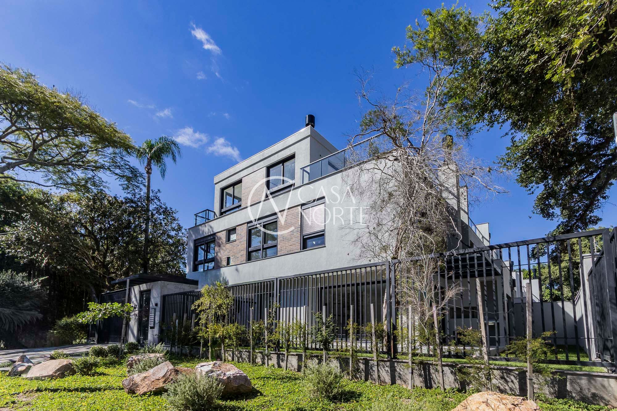 Casa de Condomínio à venda com 3 quartos, 219m², 3 suítes, 2 vagas, Avenida Otto Niemeyer no bairro Tristeza em Porto Alegre