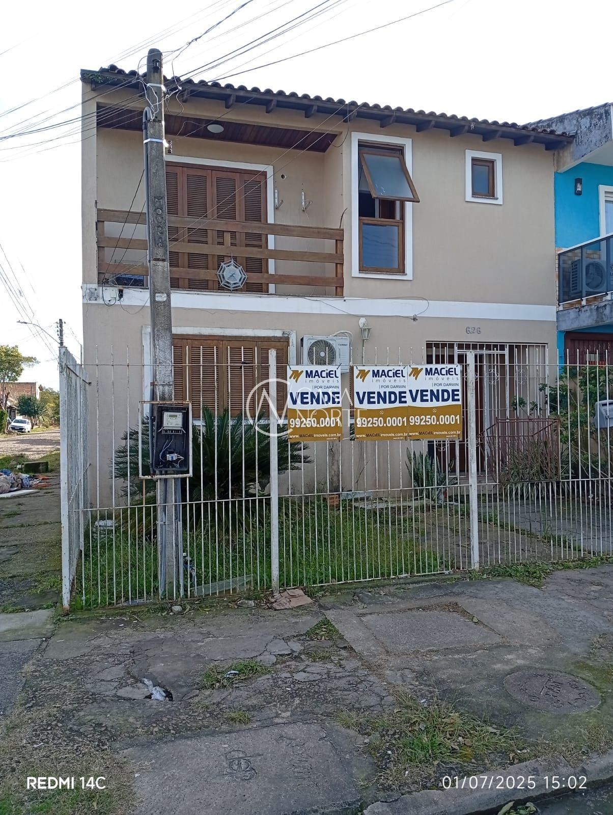 Casa à venda com 4 quartos, 179m², 3 suítes, 2 vagas, Rua Doutor Antônio Mazzaferro Neto no bairro Hípica em Porto Alegre