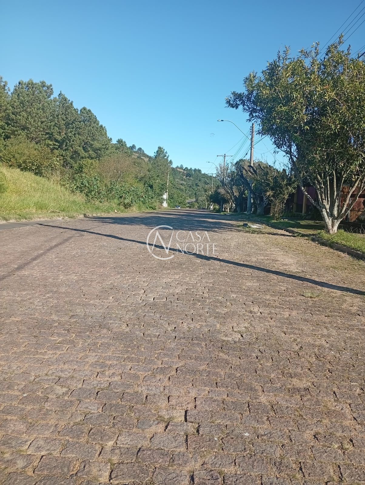 Terreno à venda  com 389m², Rua Professor Othon Santos Silva no bairro Aberta dos Morros em Porto Alegre