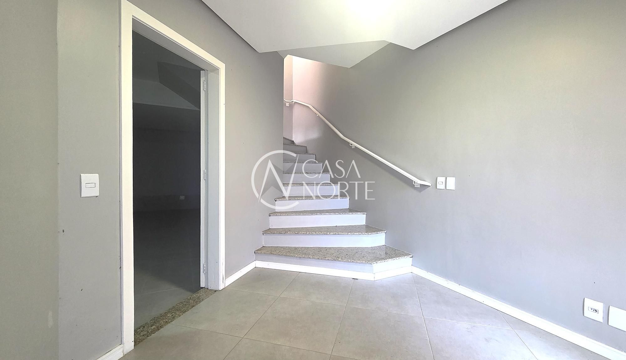 Casa de Condomínio à venda com 4 quartos, 252m², 1 suíte, 2 vagas, Avenida Guaíba no bairro Vila Assunção em Porto Alegre