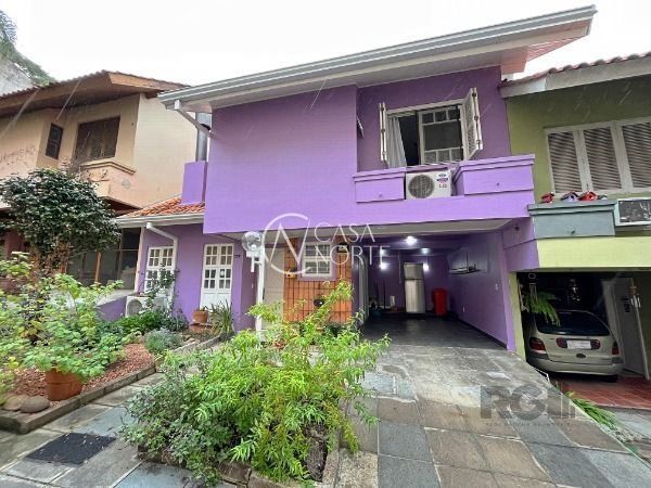 Casa de Condomínio à venda com 3 quartos, 201m², 1 suíte, 2 vagas, Rua Padre João Batista Reus no bairro Tristeza em Porto Alegre