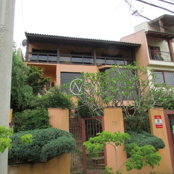 Casa à venda com 4 quartos, 340m², 2 suítes, 3 vagas, Rua Doutor Arnaldo da Silva Ferreira no bairro Jardim Isabel em Porto Alegre