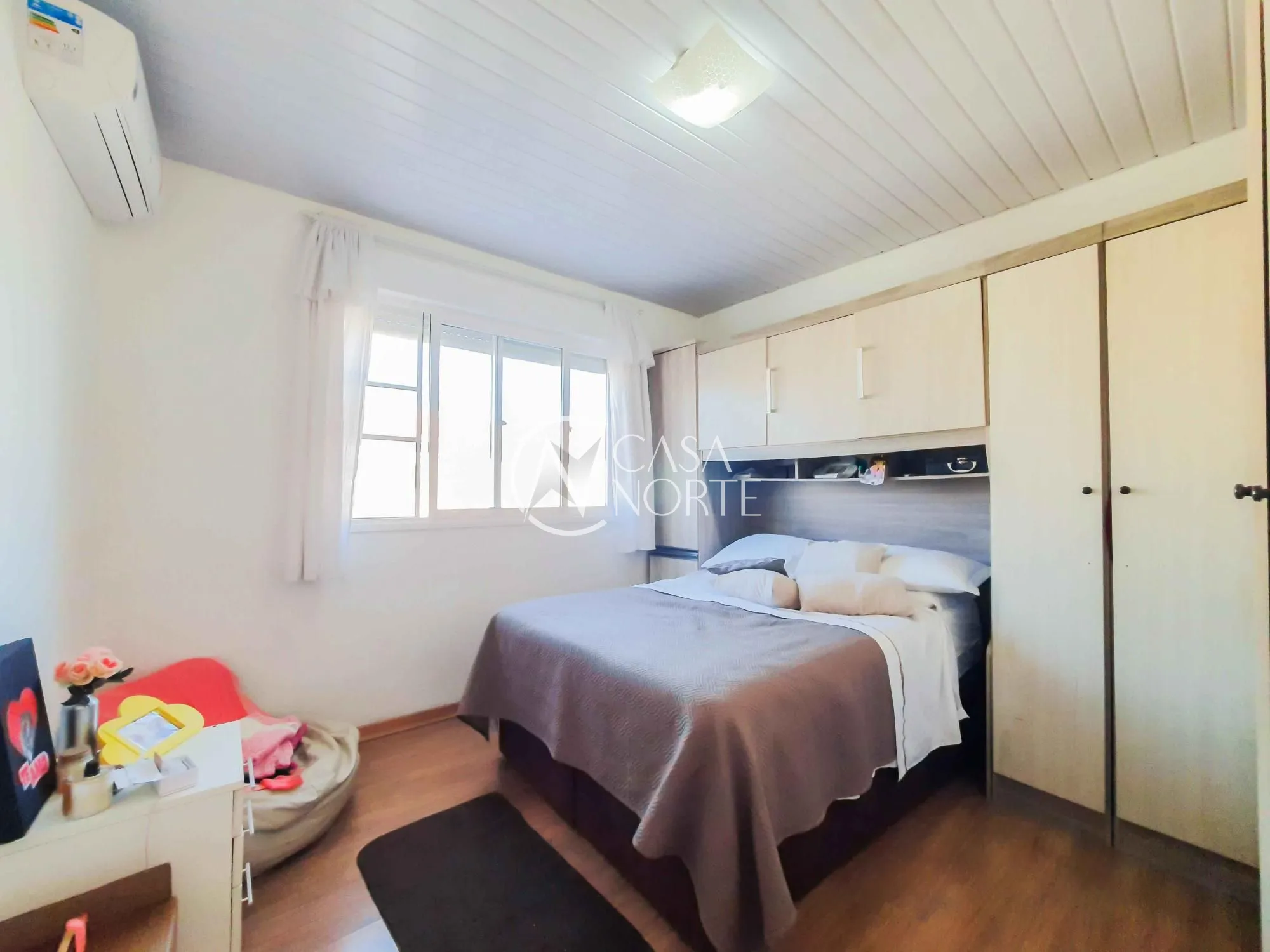 Casa de Condomínio à venda com 3 quartos, 141m², 1 suíte, 2 vagas, Avenida Edgar Pires de Castro no bairro Hípica em Porto Alegre