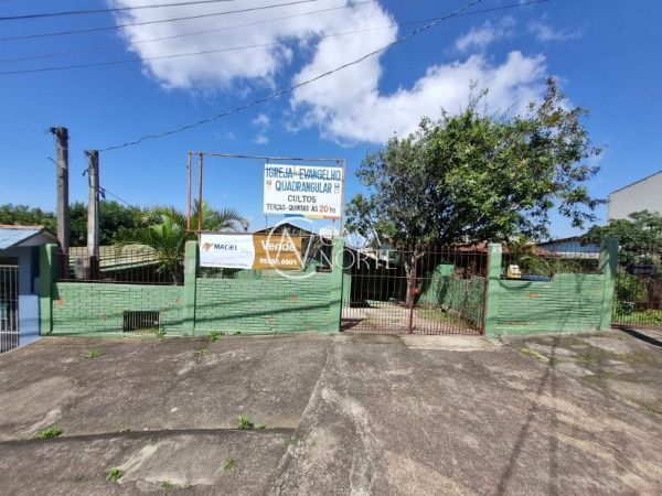 Casa à venda com 1 quarto, 90m², 3 vagas, Rua Serafim de Moraes Martins no bairro Vila Nova em Porto Alegre