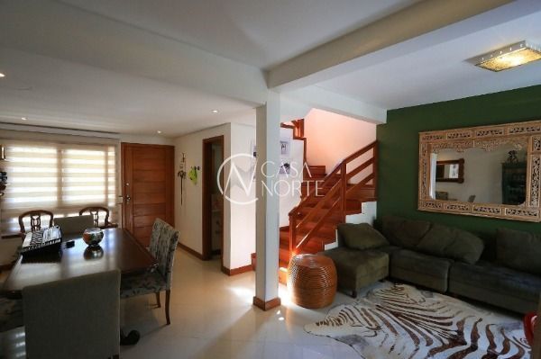 Casa de Condomínio à venda com 3 quartos, 190m², 1 suíte, 2 vagas, Rua Liberal no bairro Tristeza em Porto Alegre