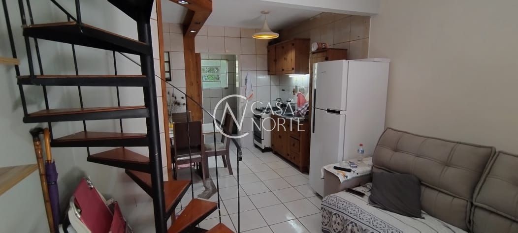 Casa de Condomínio à venda com 2 quartos, 45m², 1 vaga, Rua Mura no bairro Guarujá em Porto Alegre