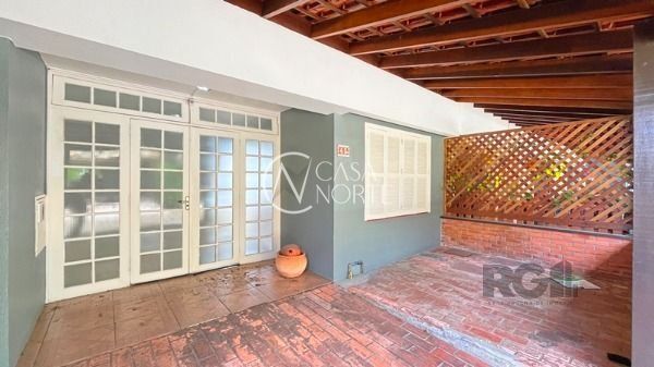 Casa de Condomínio à venda com 2 quartos, 122m², 1 vaga, Avenida Juca Batista no bairro Cavalhada em Porto Alegre